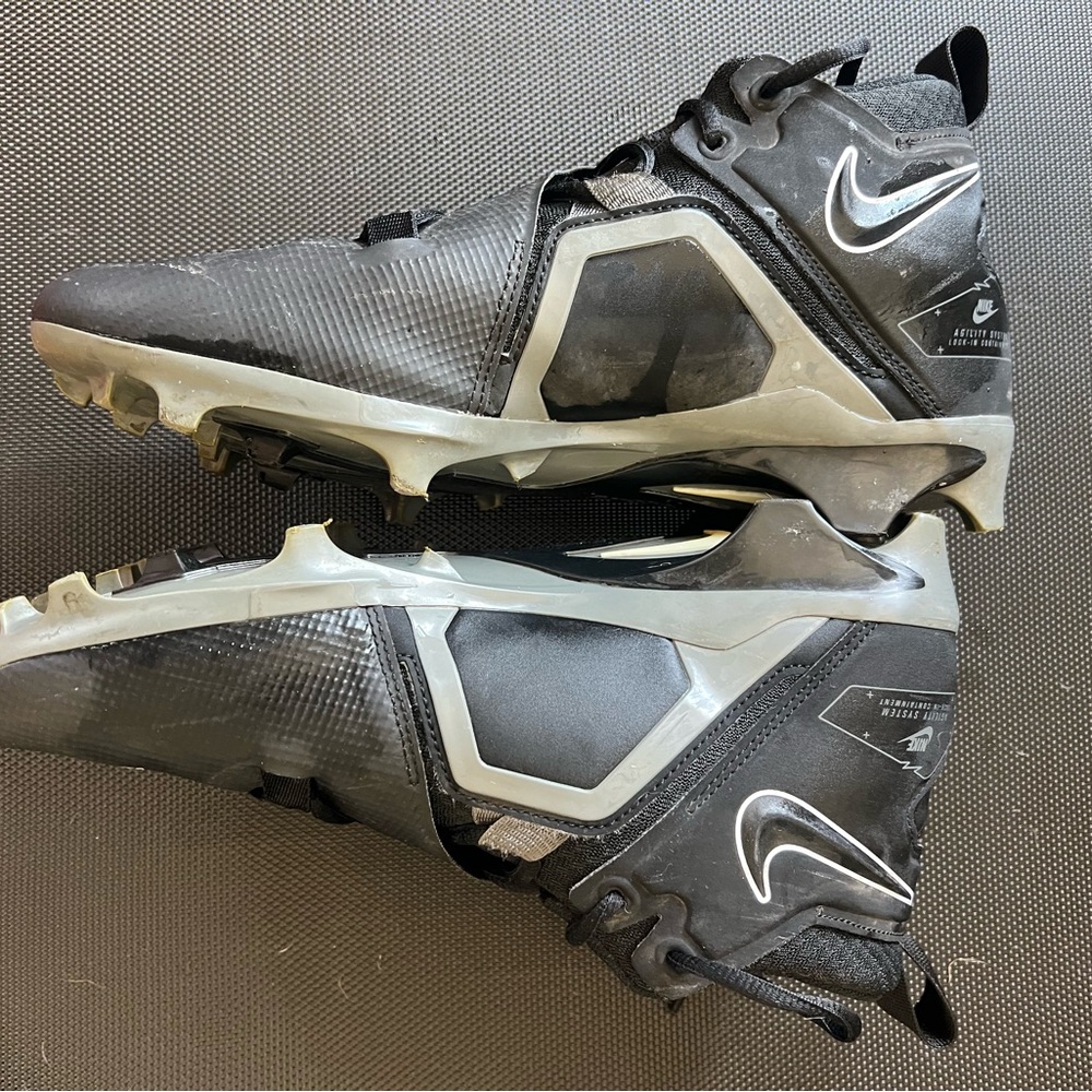 Nike Black and White Athletic Shoes
